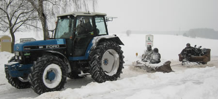 Traktor Trecker Sofa Schnee