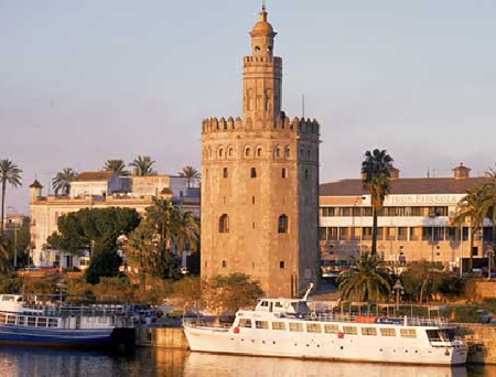 Sevilla Hafen Schiff Turm